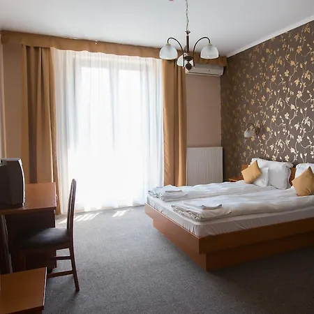 Aqua 3* Kistelek
