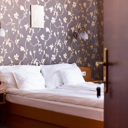 Aqua 3* Kistelek